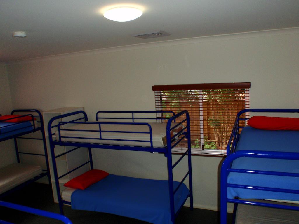Margaret River Backpackers Yha Hostel Стая снимка