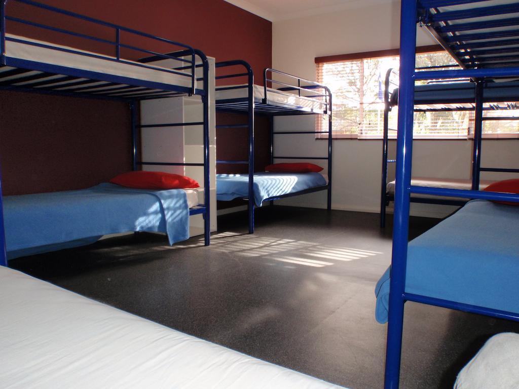 Margaret River Backpackers Yha Hostel Стая снимка